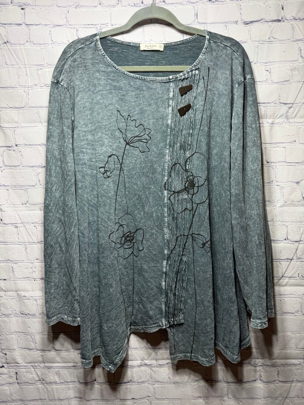 Jess & Jane Asymmetrical Lagenlook Scoop Neck Top Dark Floral Sz 3X